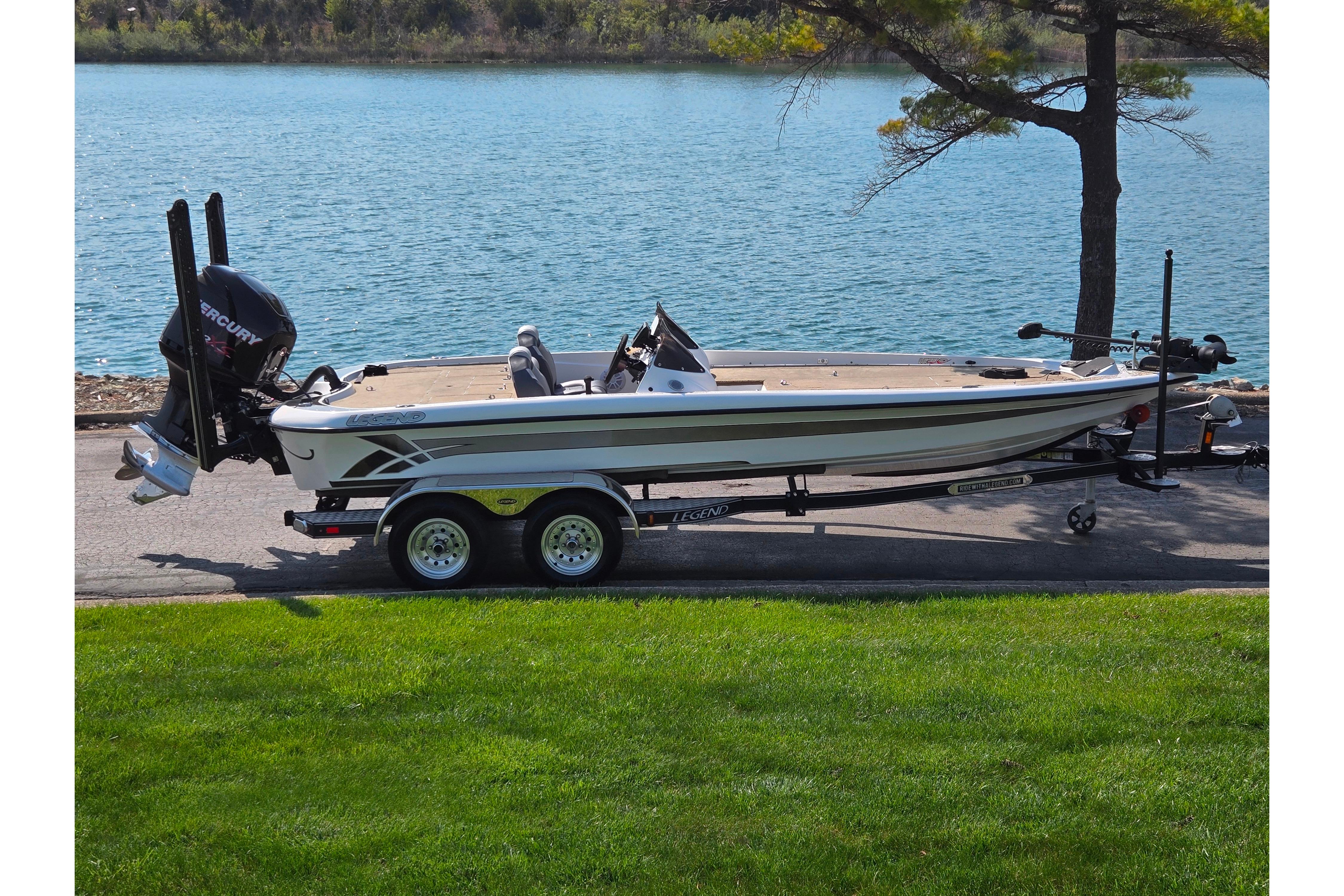 2016 Legend Alpha 211R DC