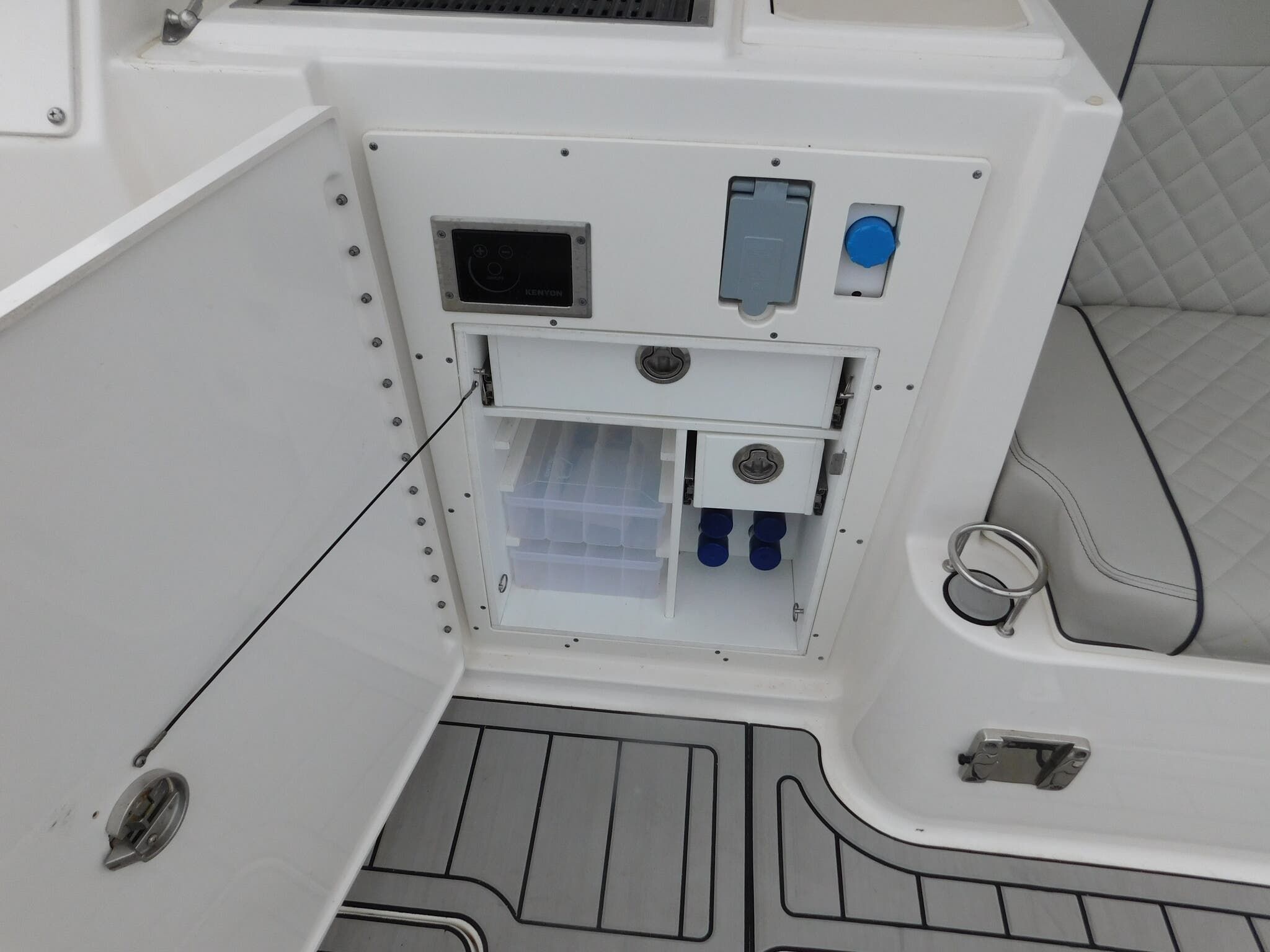 2023 Pursuit OS 325 Offshore - 17
