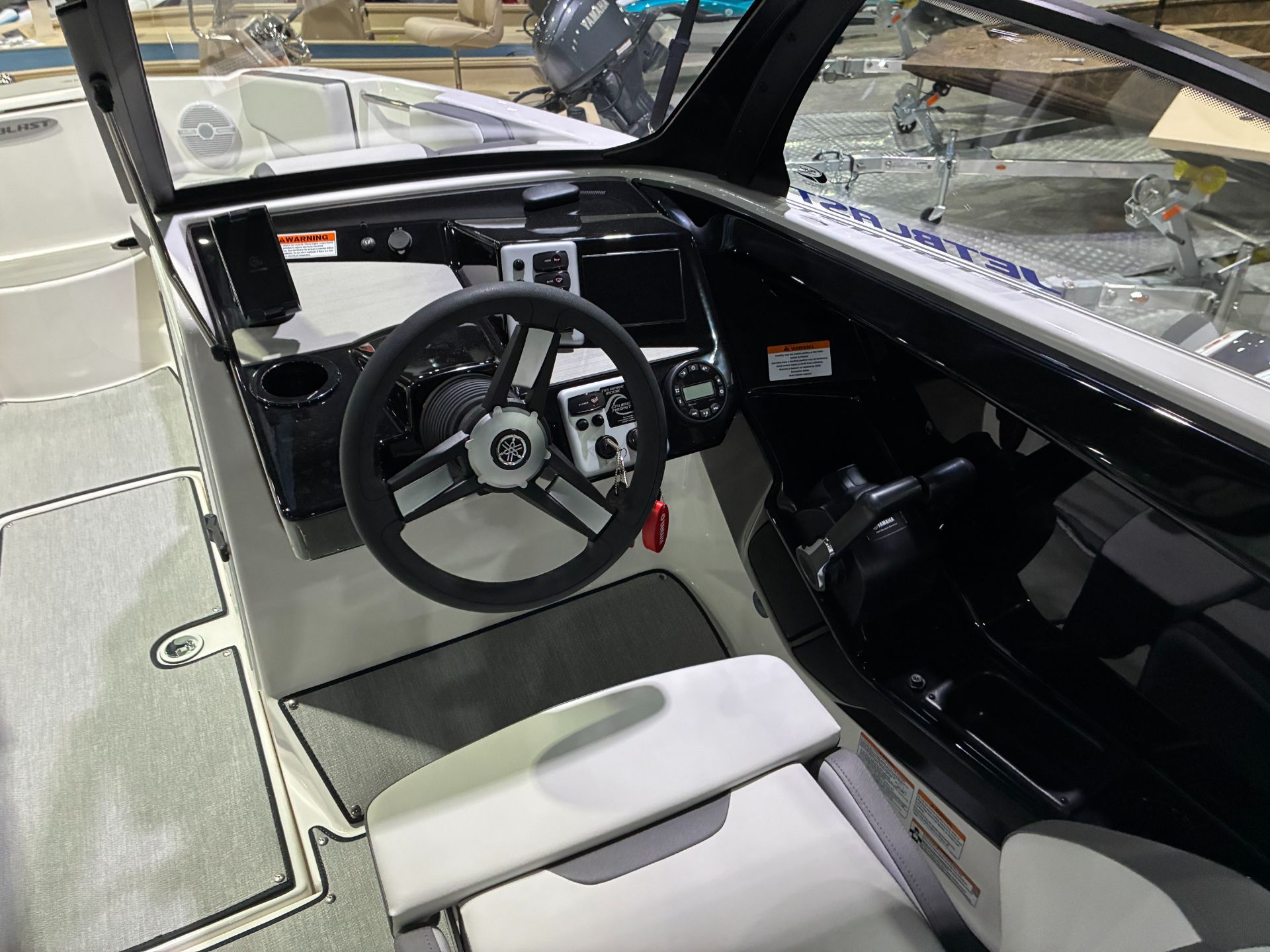 2026 Yamaha Boats SX220 - 5