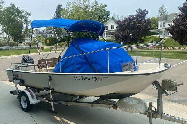1981 Boston Whaler 17 Montauk