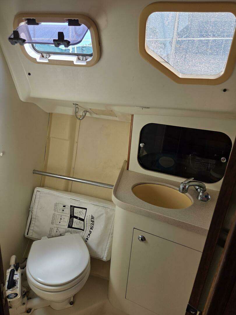 2003 Hunter 326 - Image 11