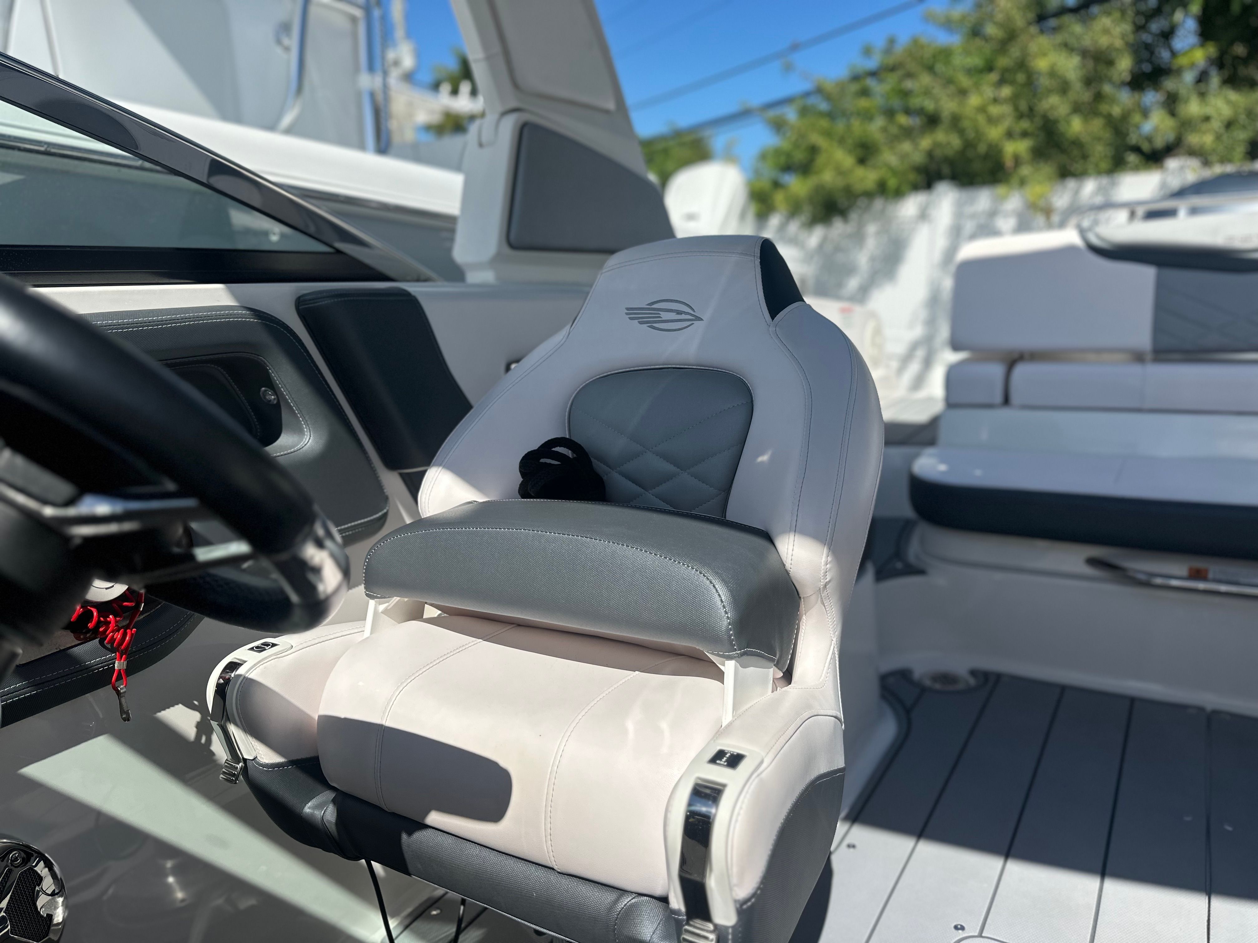 2020 CHAPARRAL 257 SSX OB - Image 12