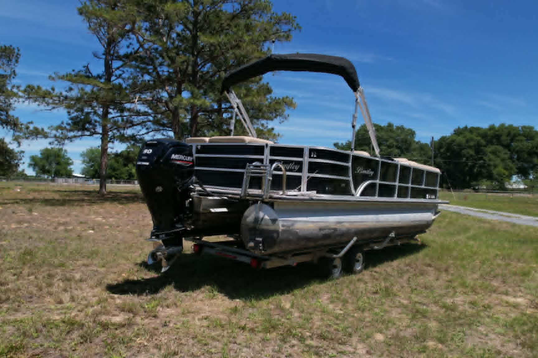 2022 Bentley Pontoons 240 CRUISE
