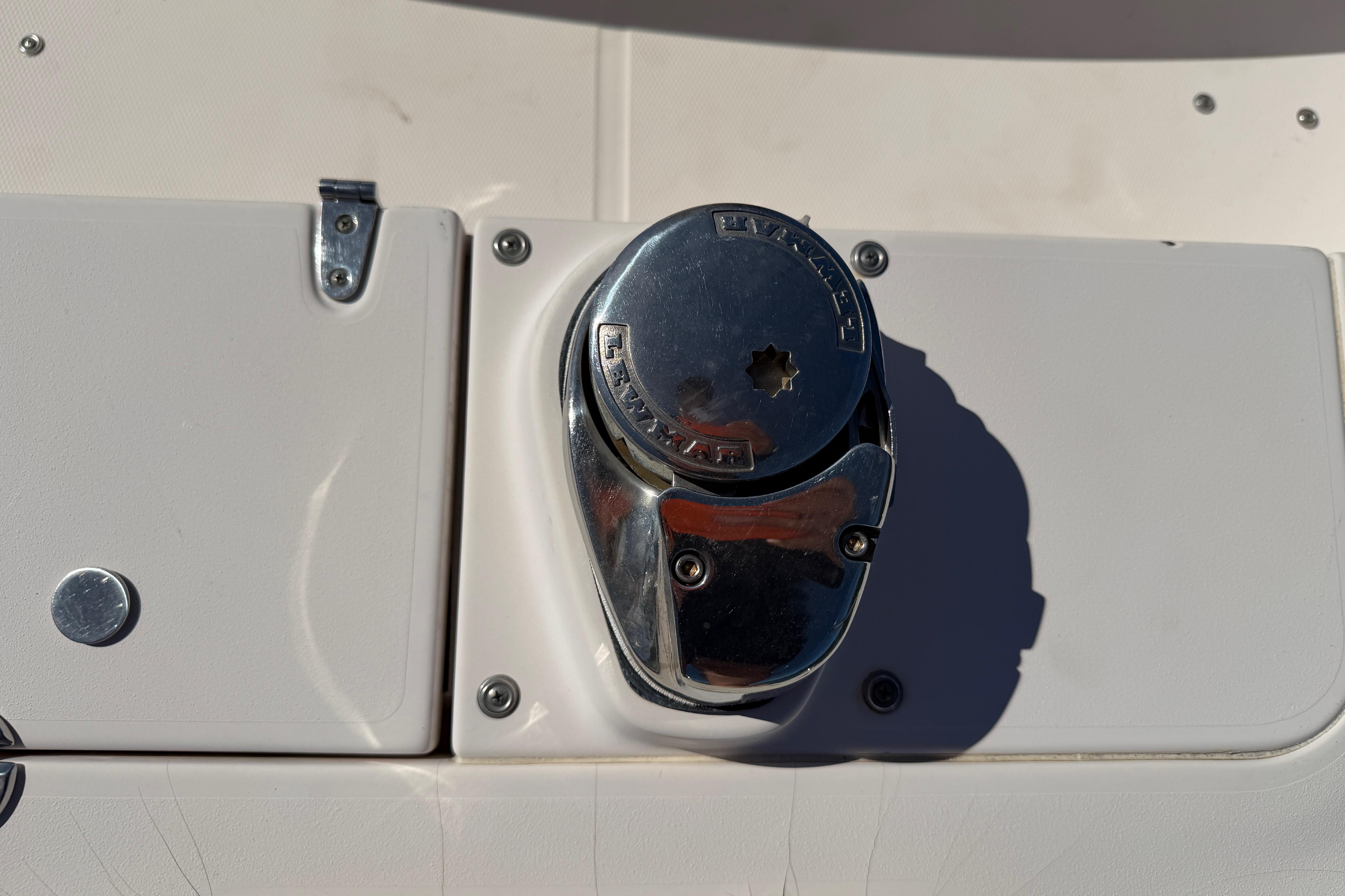 Close-up of a 2006 Grady-White Sailfish 282 boat component.
