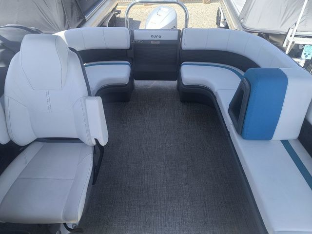 2025 Avalon Aura Pontoon Boats - 30