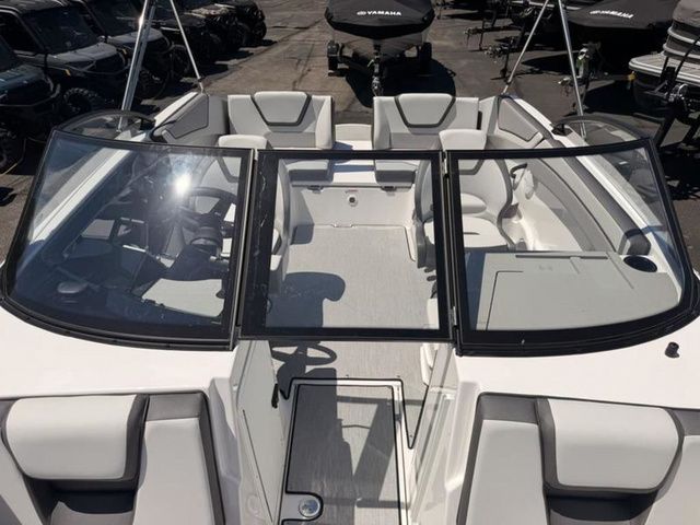 2026 Yamaha Boats SX220 - 32