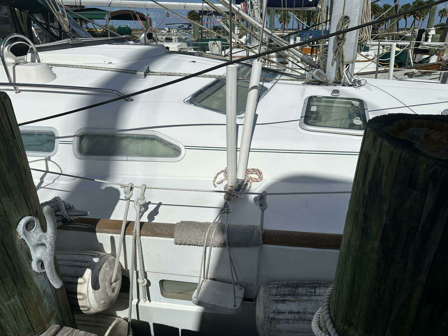 2004 Beneteau 423 - Image 6