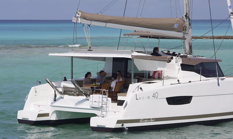 Fountaine Pajot Lucia 40 Stern