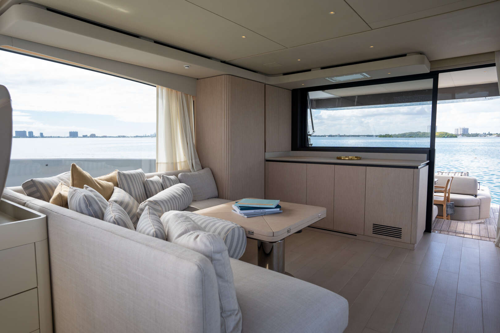 2026 Azimut Seadeck 6 - Image 20