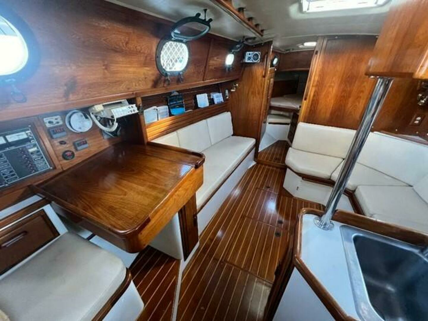 1986 Pacific Seacraft 37 - Image 6