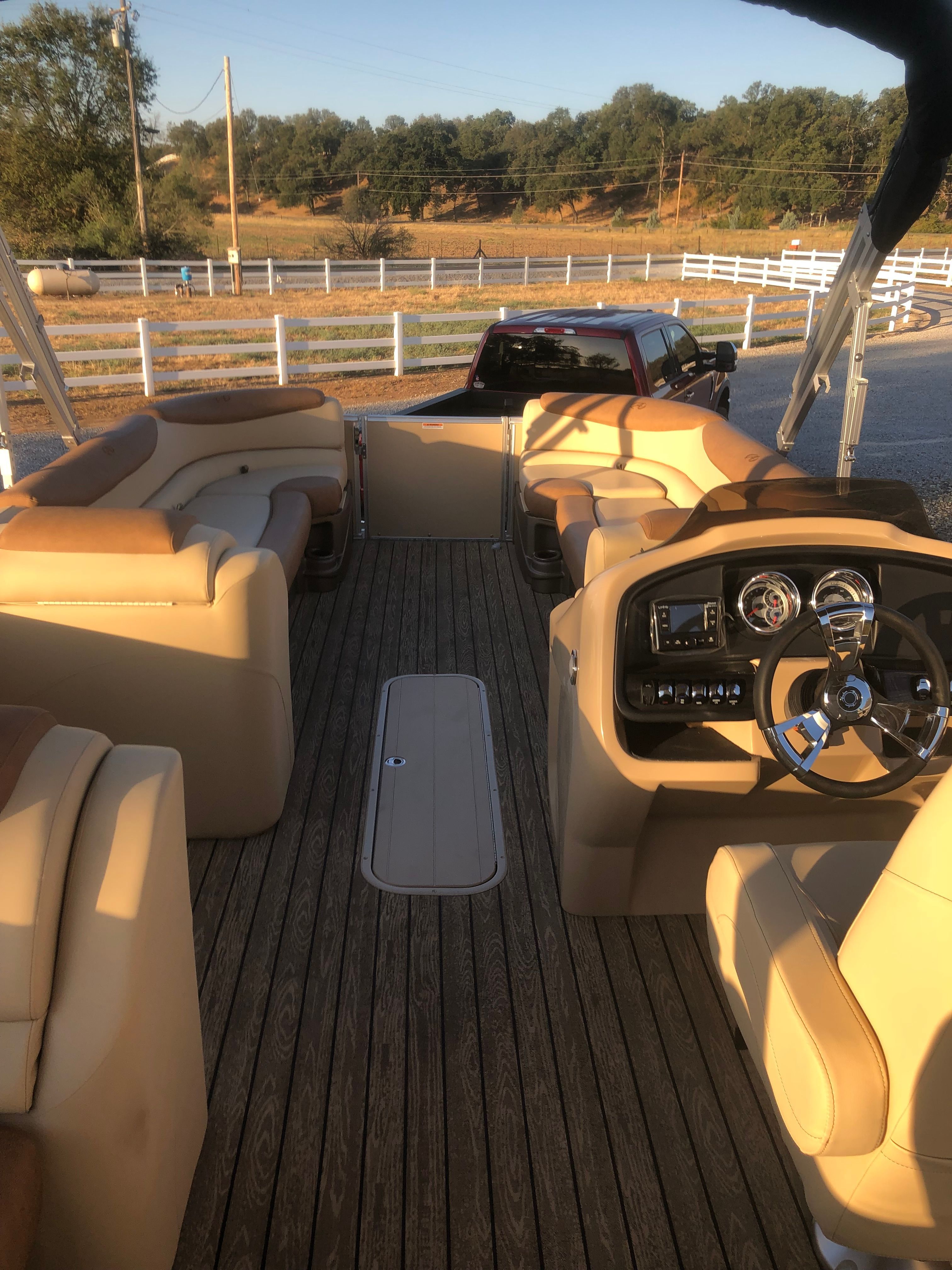2019 Avalon Catalina Cruise Funship - 27' - 8