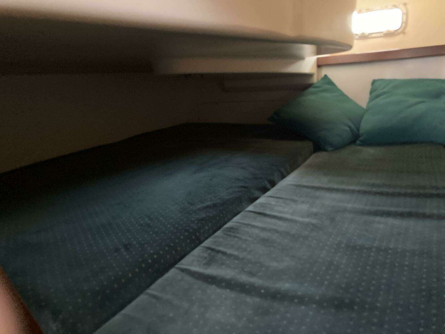 2000 Beneteau Oceanis 311 - Image 20