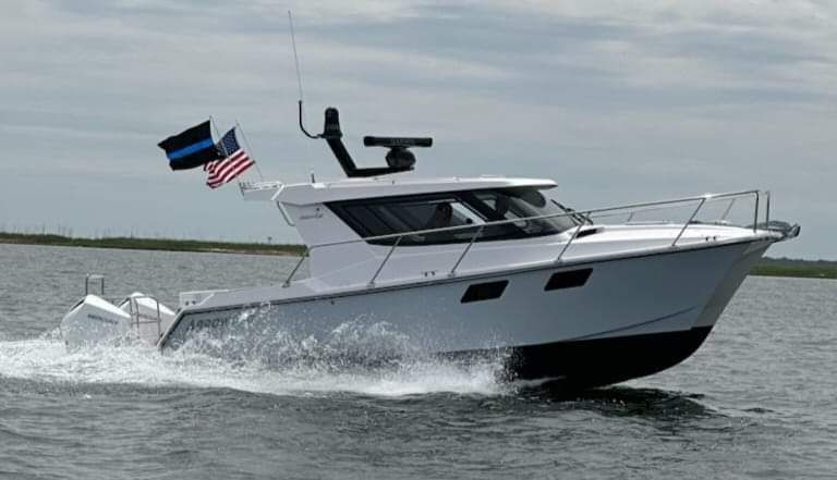 2021 ArrowCat 320 Coupe