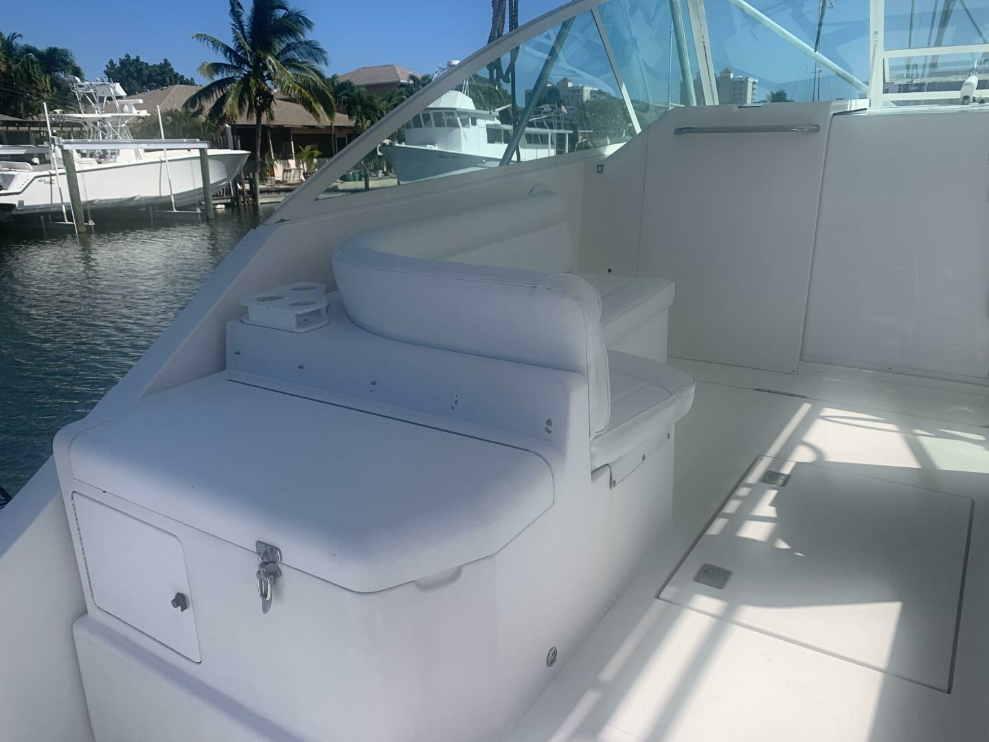 2002 Cabo 35 Express - Image 4