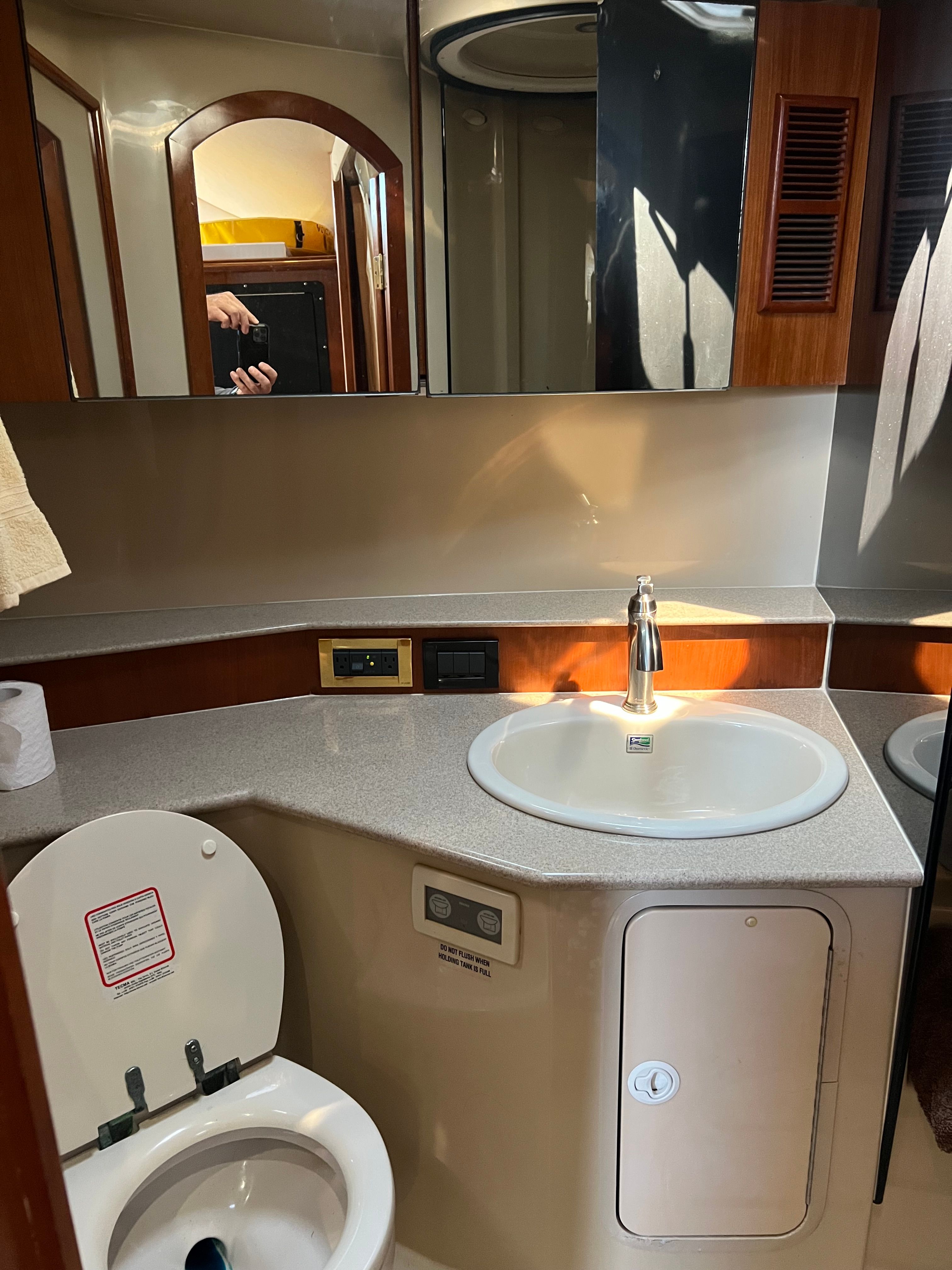 2004 Rampage 38 Express - 24
