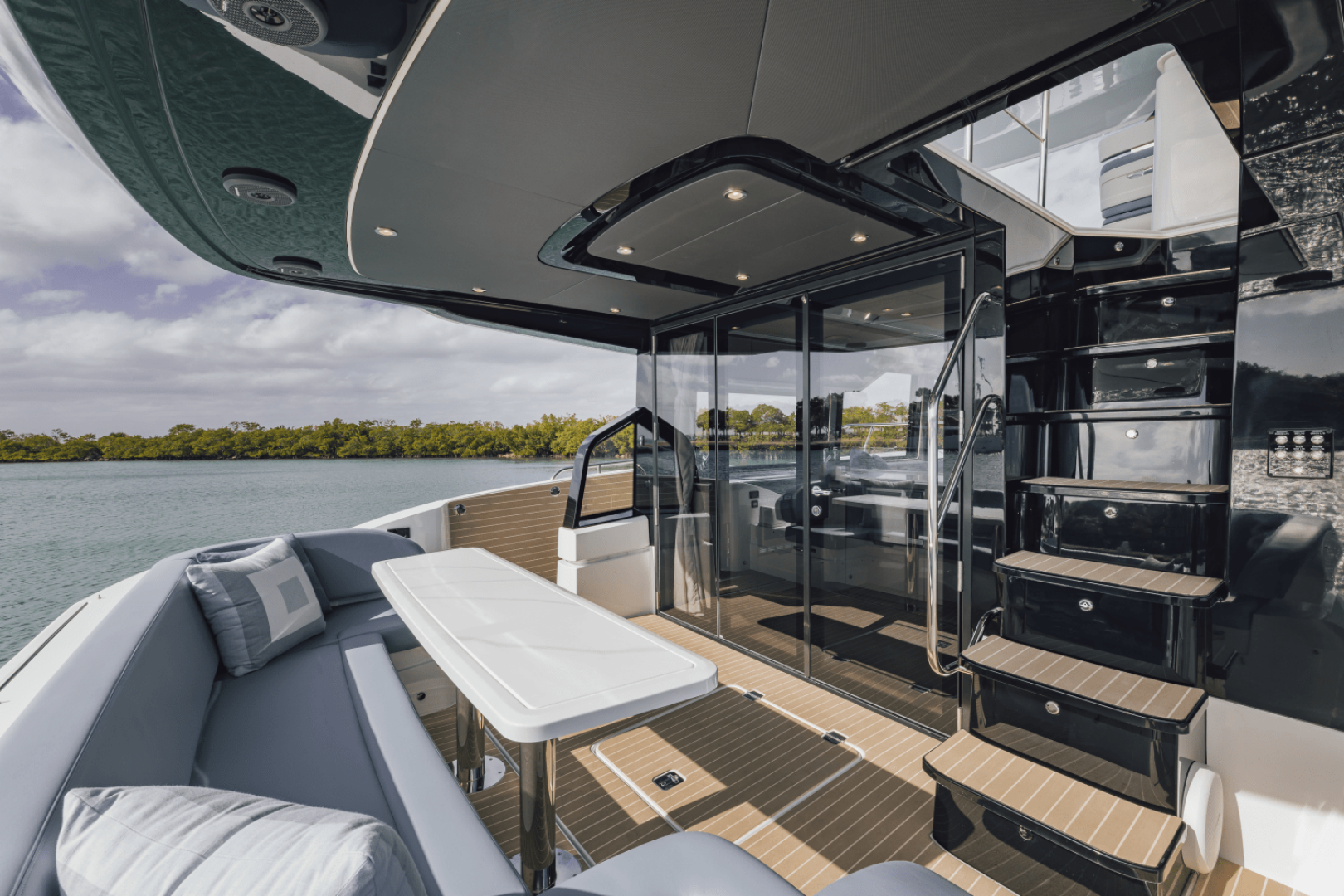 2027 Cruisers Yachts 57 FLY - Image 37