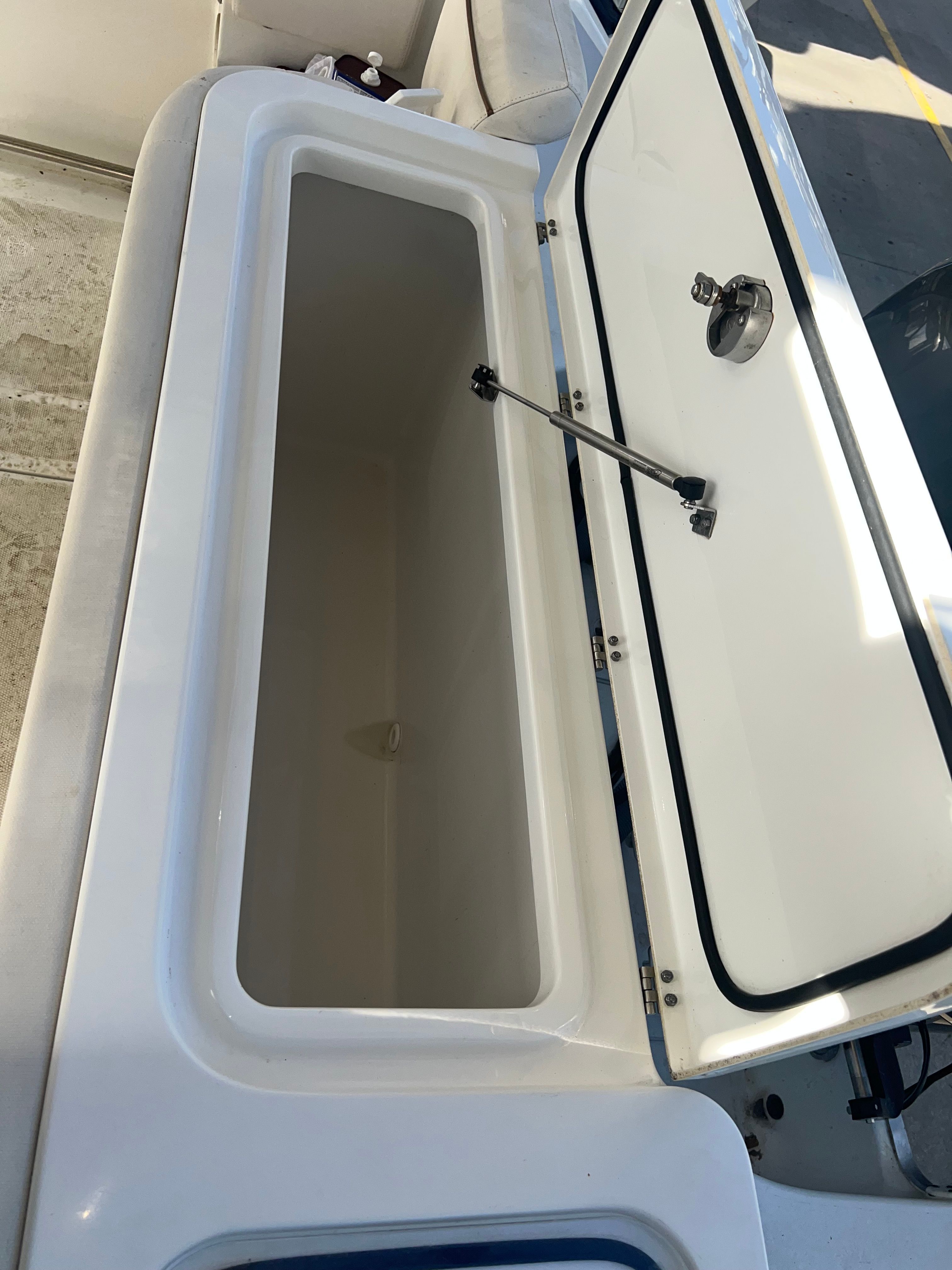 2022 Sea Hunt Gamefish 27 Forward Seating - 15