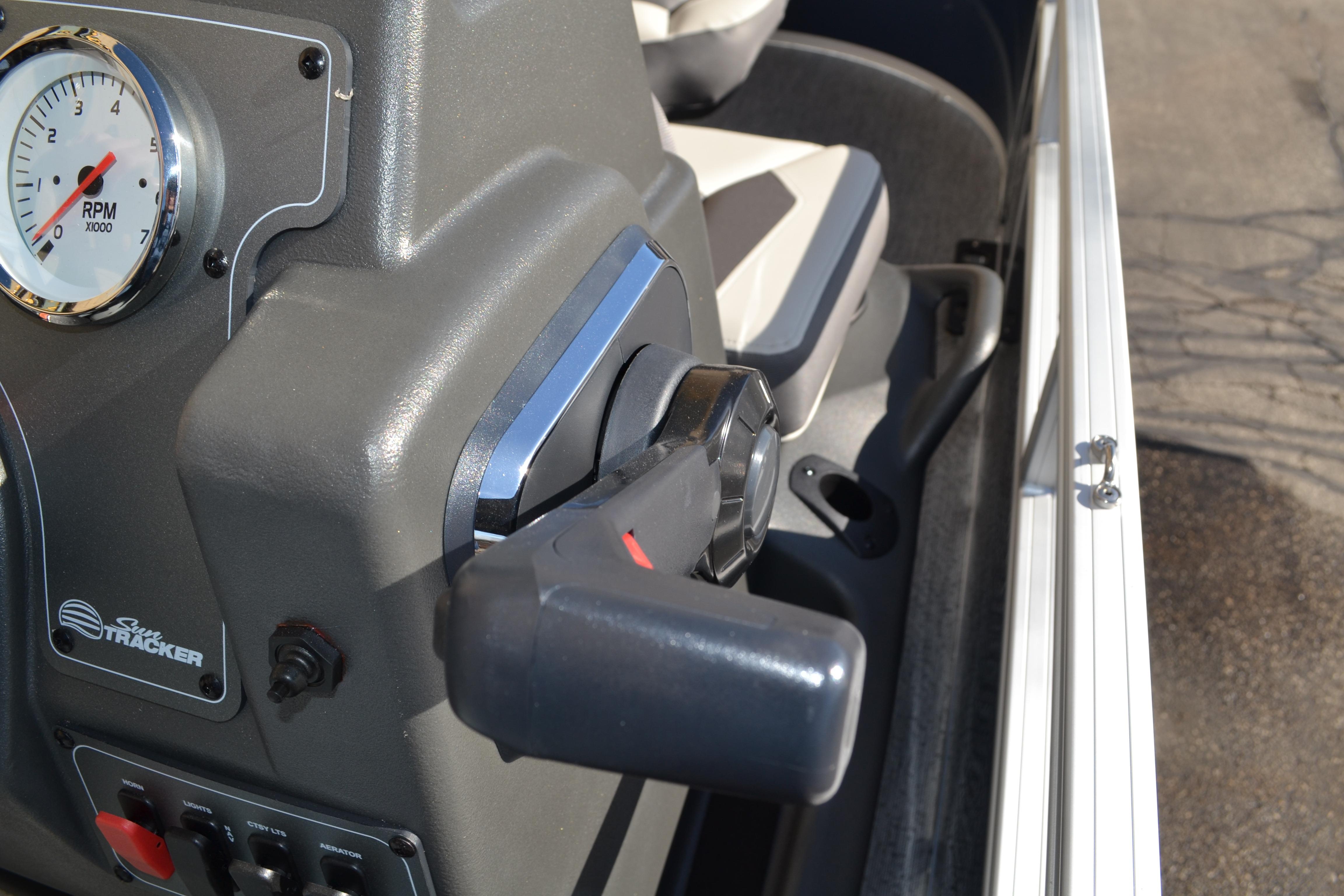 2026 Sun Tracker Bass Buggy 16 XL Select dashboard with RPM gauge and throttle control.