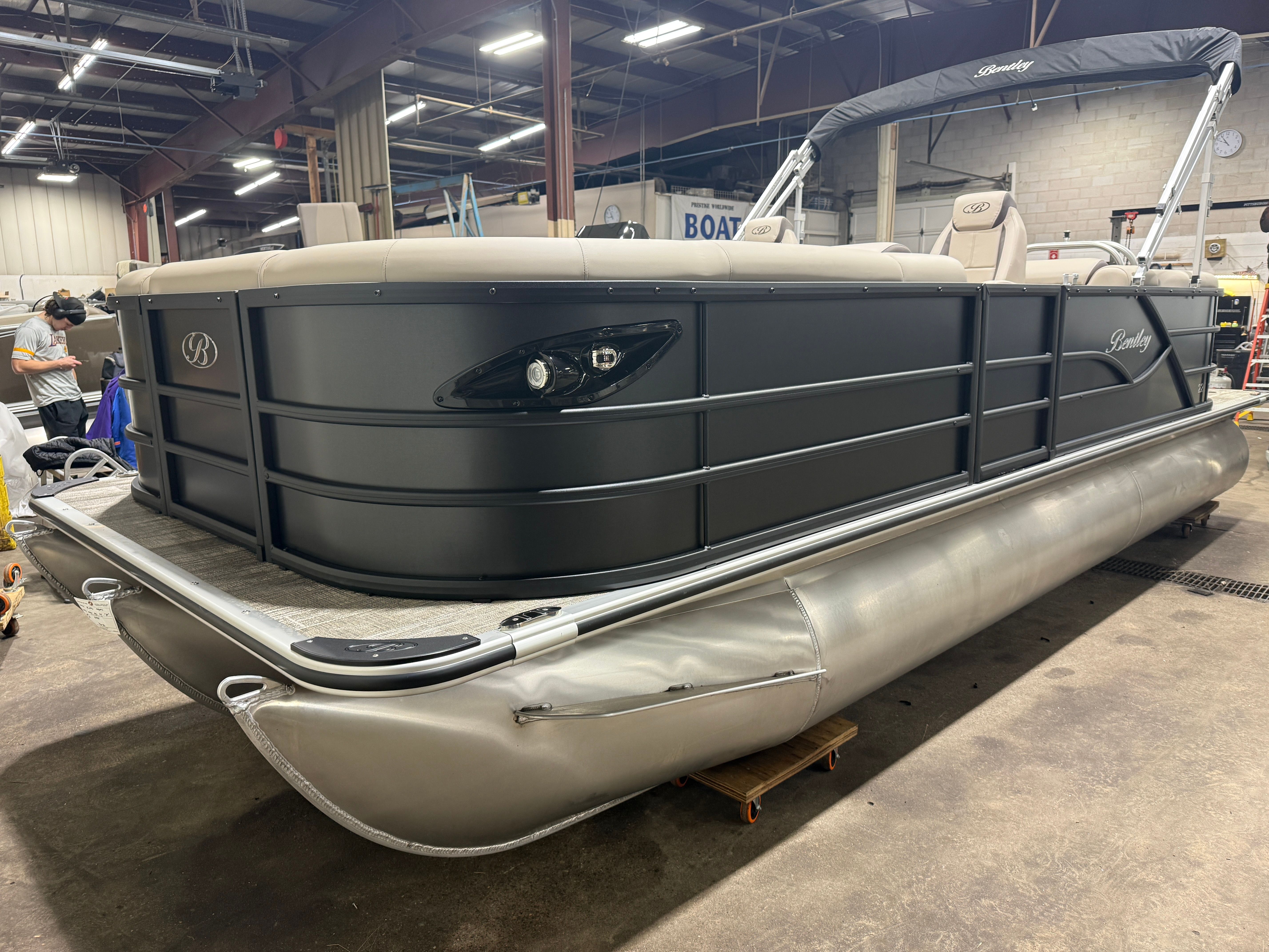 2026 Bentley Pontoons Legacy 223 Navigator Quad Lounge Tritoon & Honda 4-Stroke EFI - 41