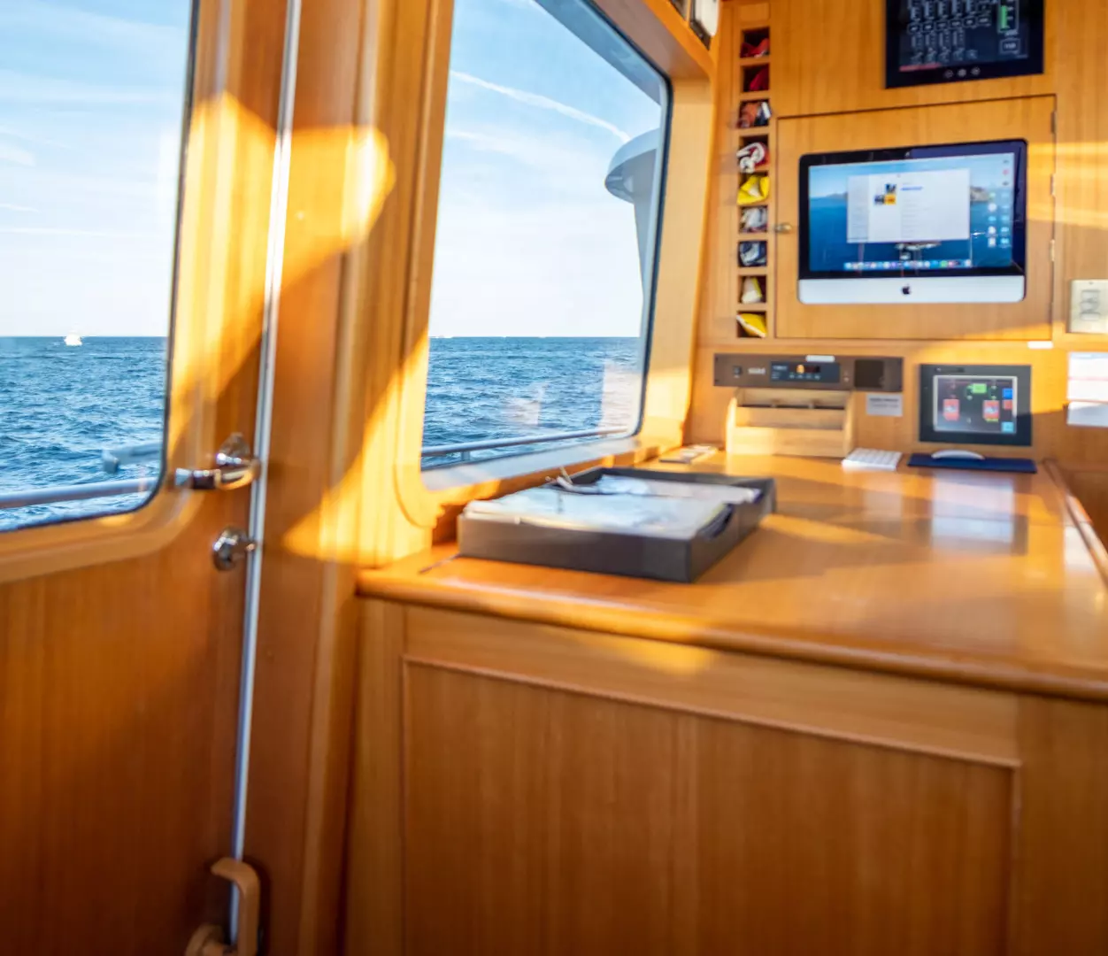 1999 Palmer Johnson Motor Yacht - Image 15