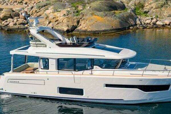 2026 Nimbus 495 Flybridge