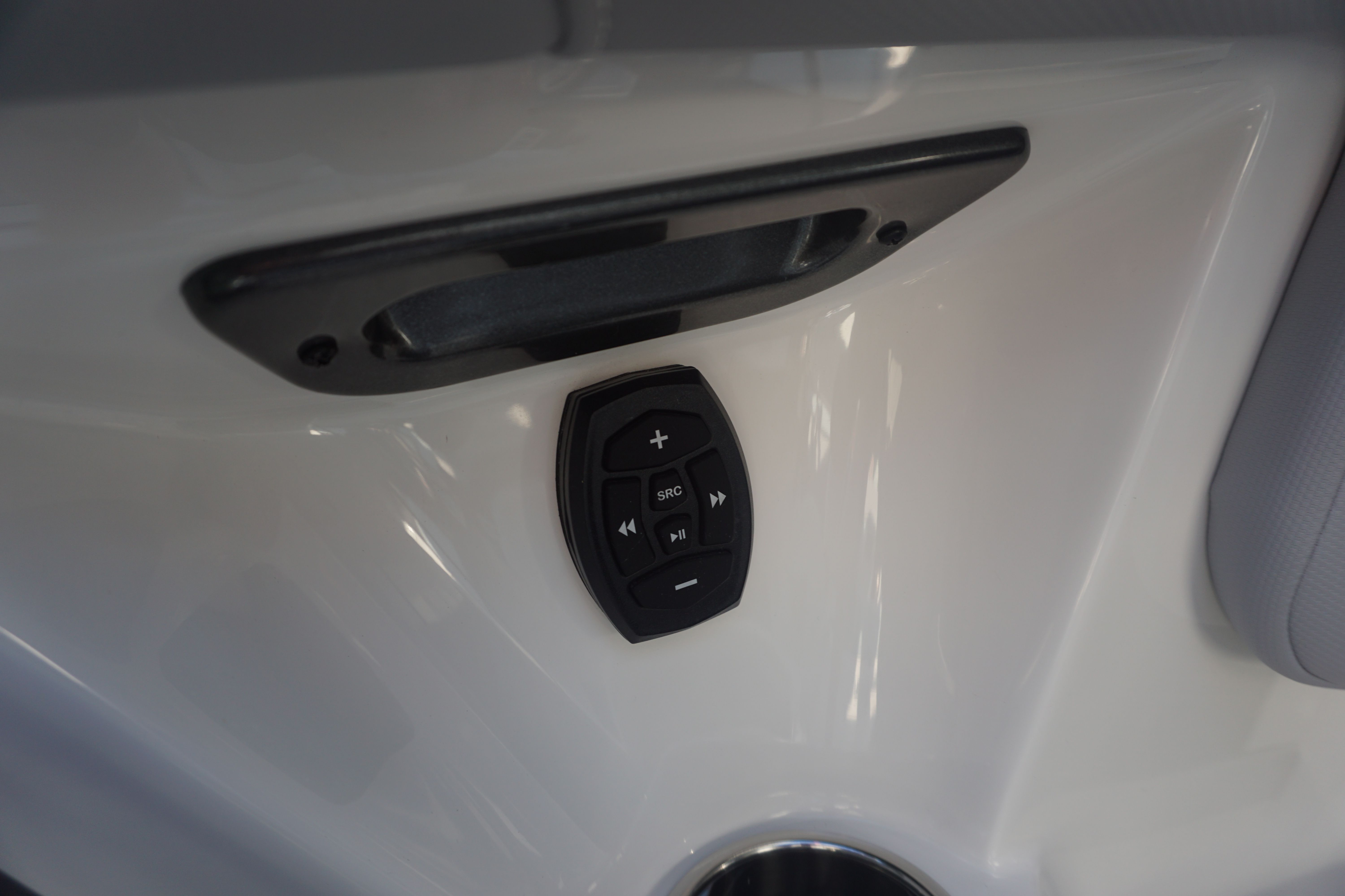 2022 MasterCraft X24 - 34