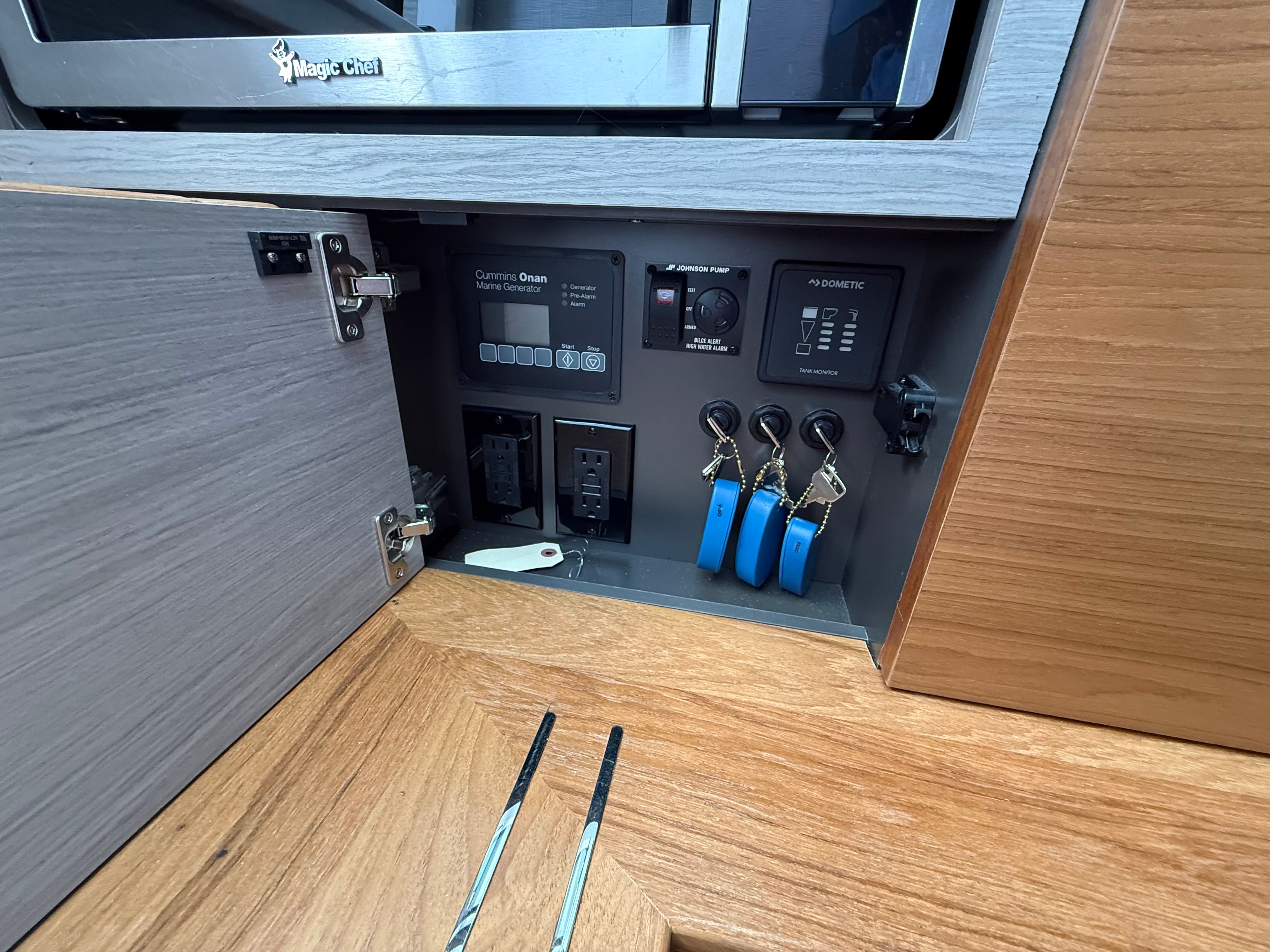 2024 Tiara Yachts 38 LS - 44