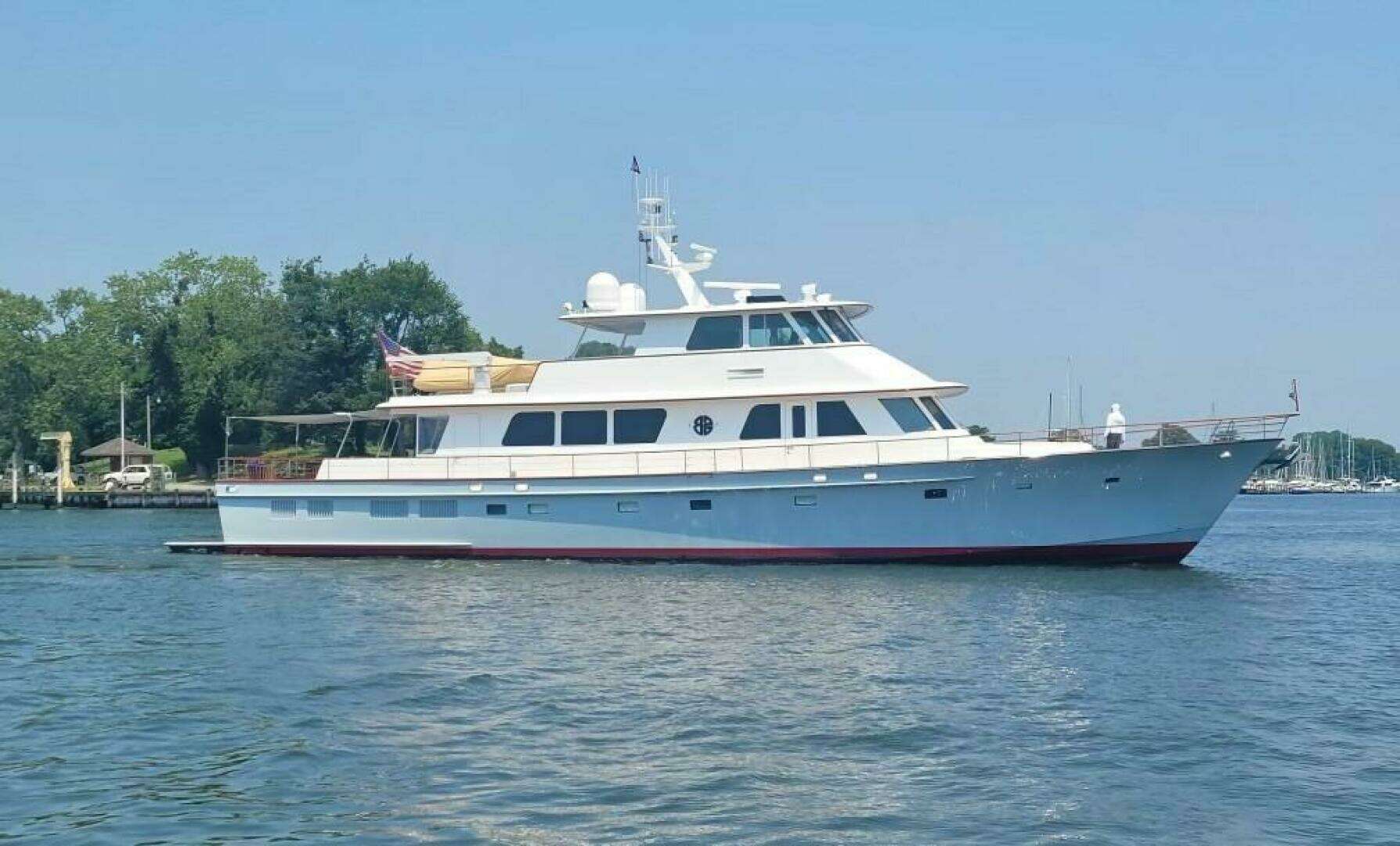 2003 New England Boatworks Enclosed Raised Pilothouse - Image 45