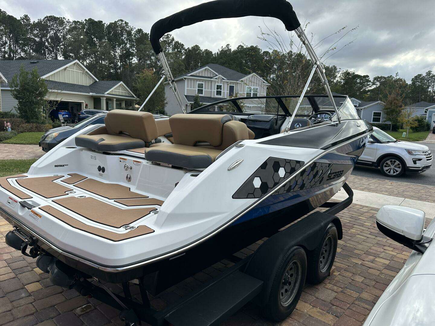 2021 Scarab 215 - Image 11