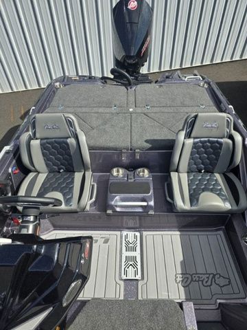 2025 Bass Cat Lynx STS boat interior with dual seats and modern design.