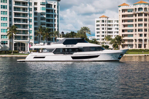 2022 Ocean Alexander 32L