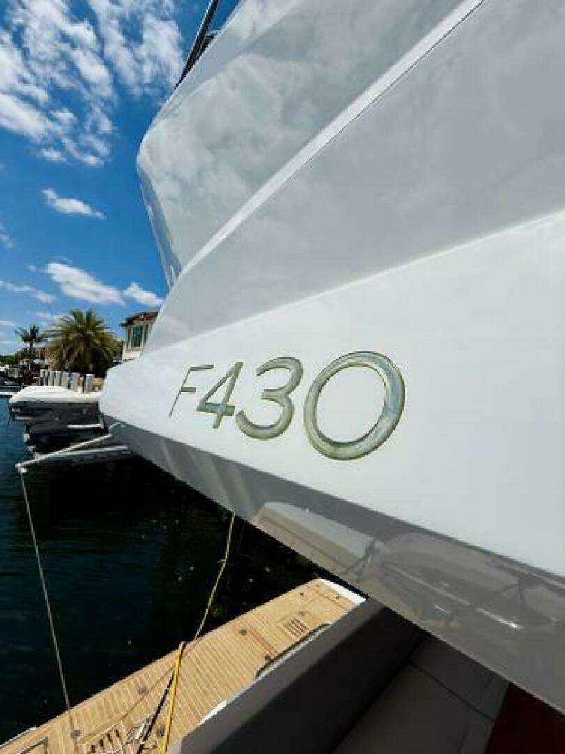 2019 Sealine F430 - Image 12