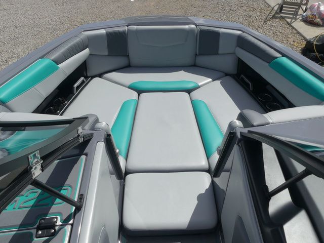 2022 Malibu M220 - 35