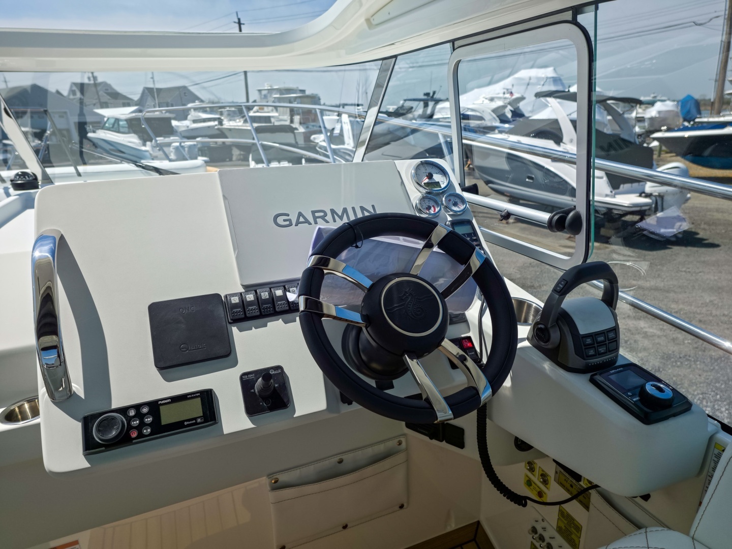 2026 Marex 310 Sun Cruiser - Image 21