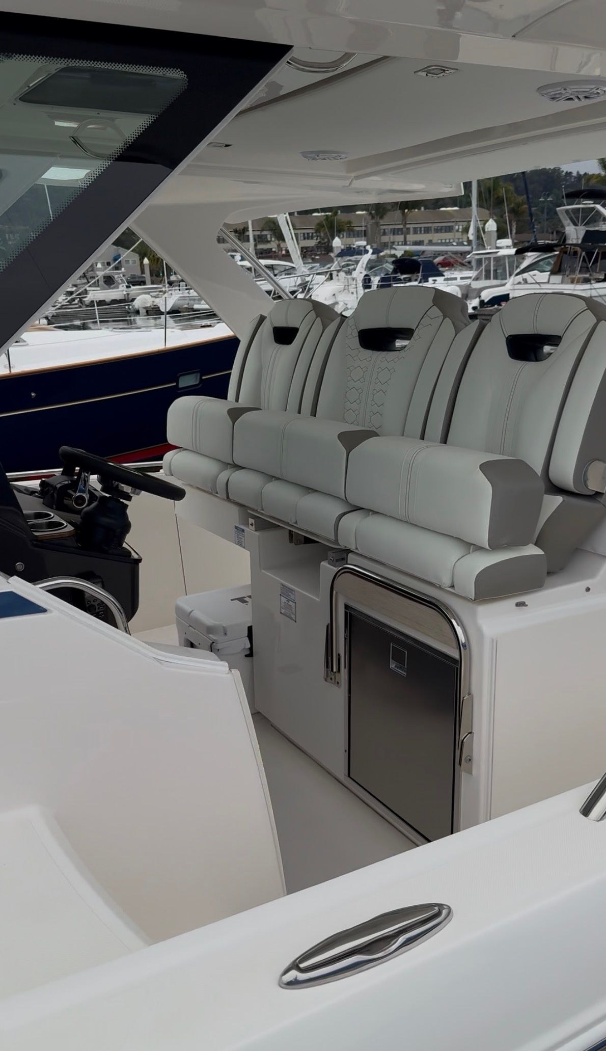 2024 Tiara Yachts 34 LS - 29
