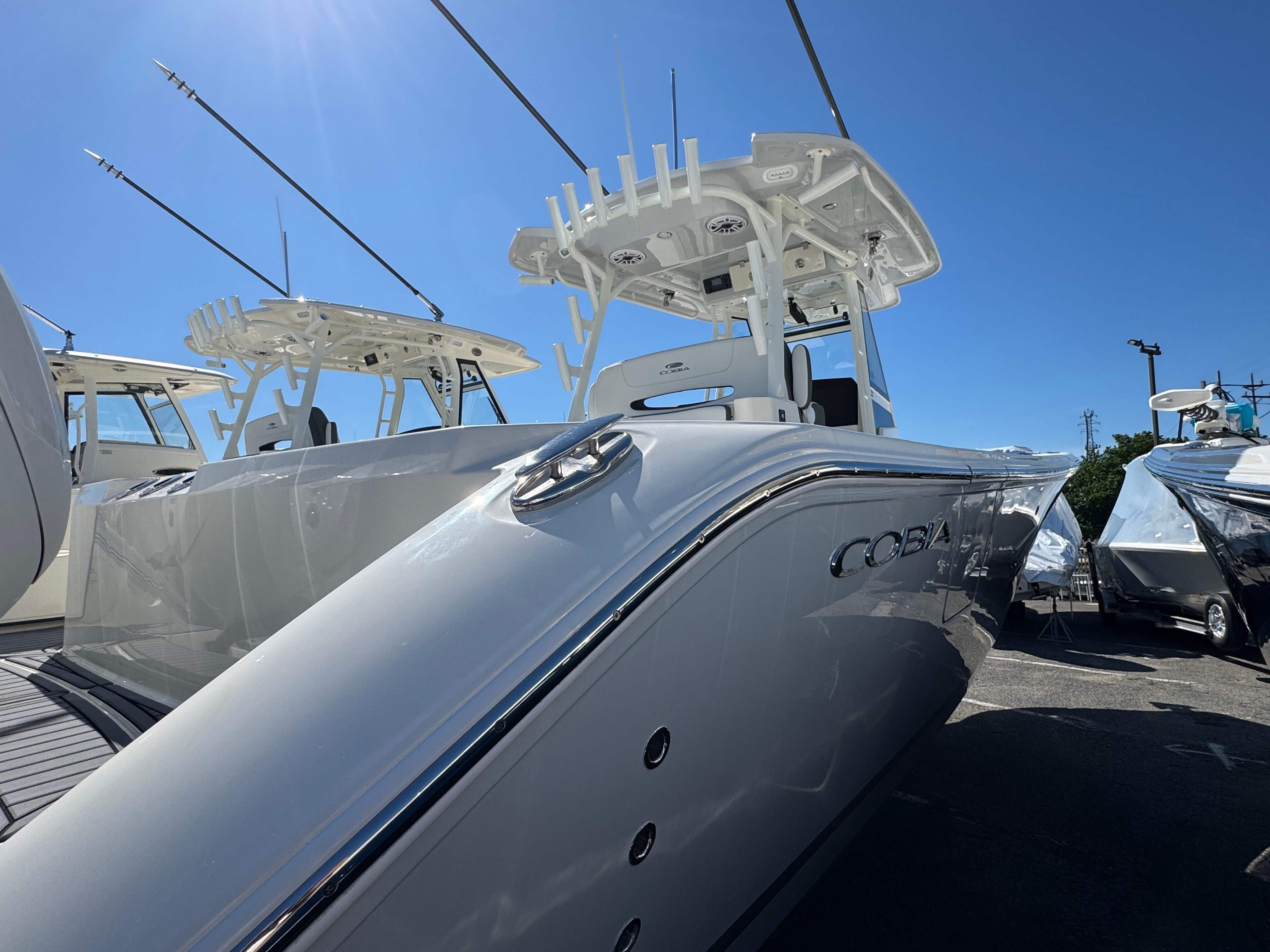2026 COBIA 305 CC - Image 18
