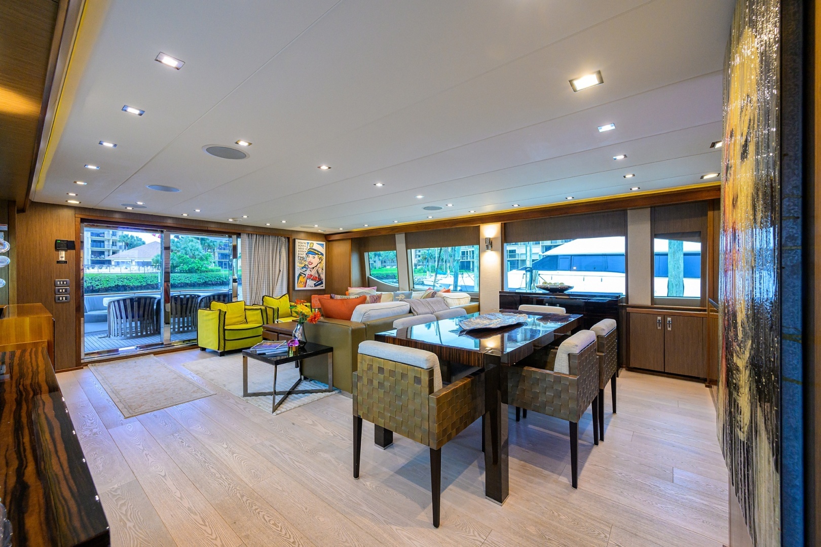 2013 Hatteras 80 Motor Yacht - Image 12