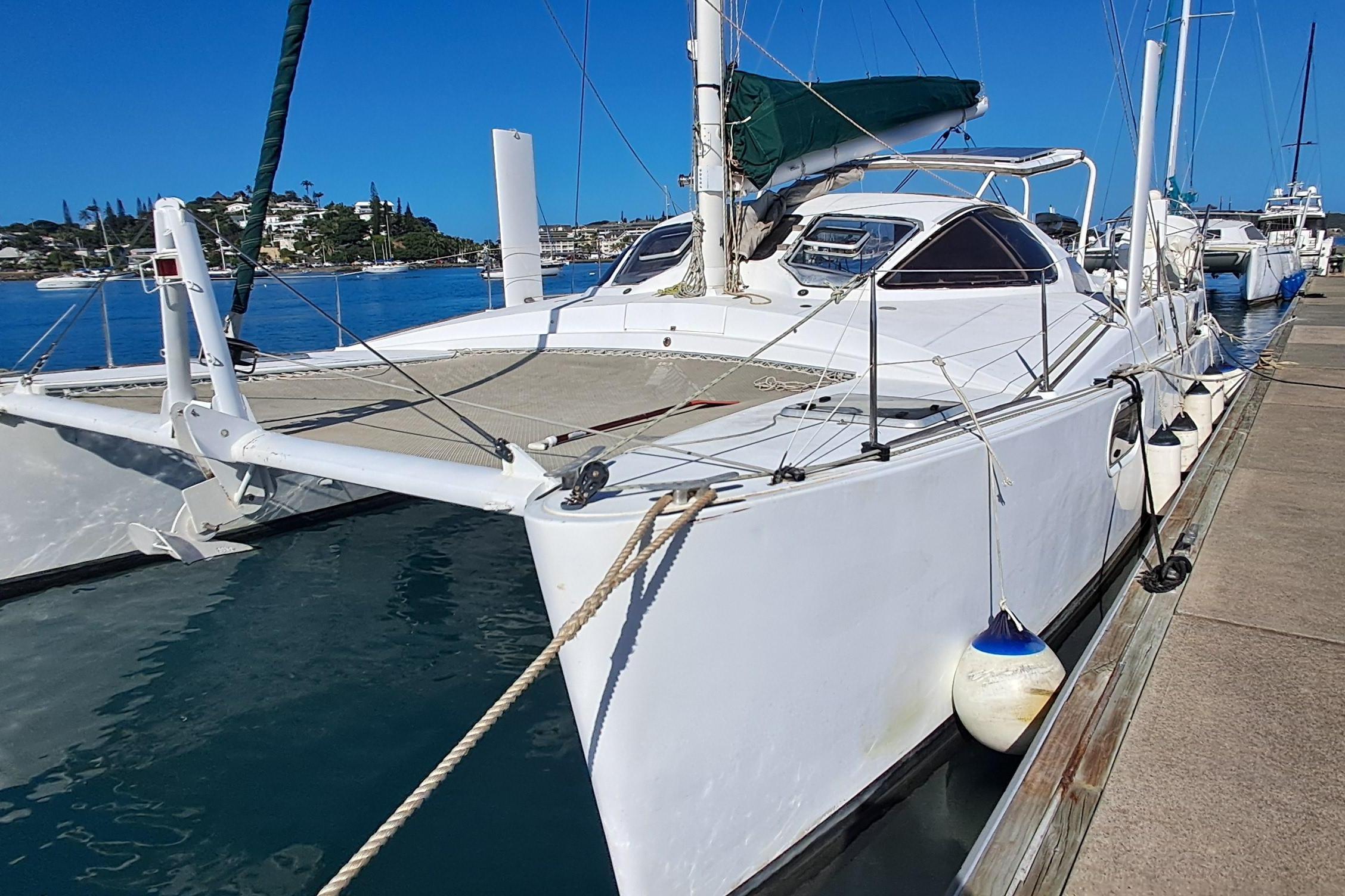 2001 Catana 401