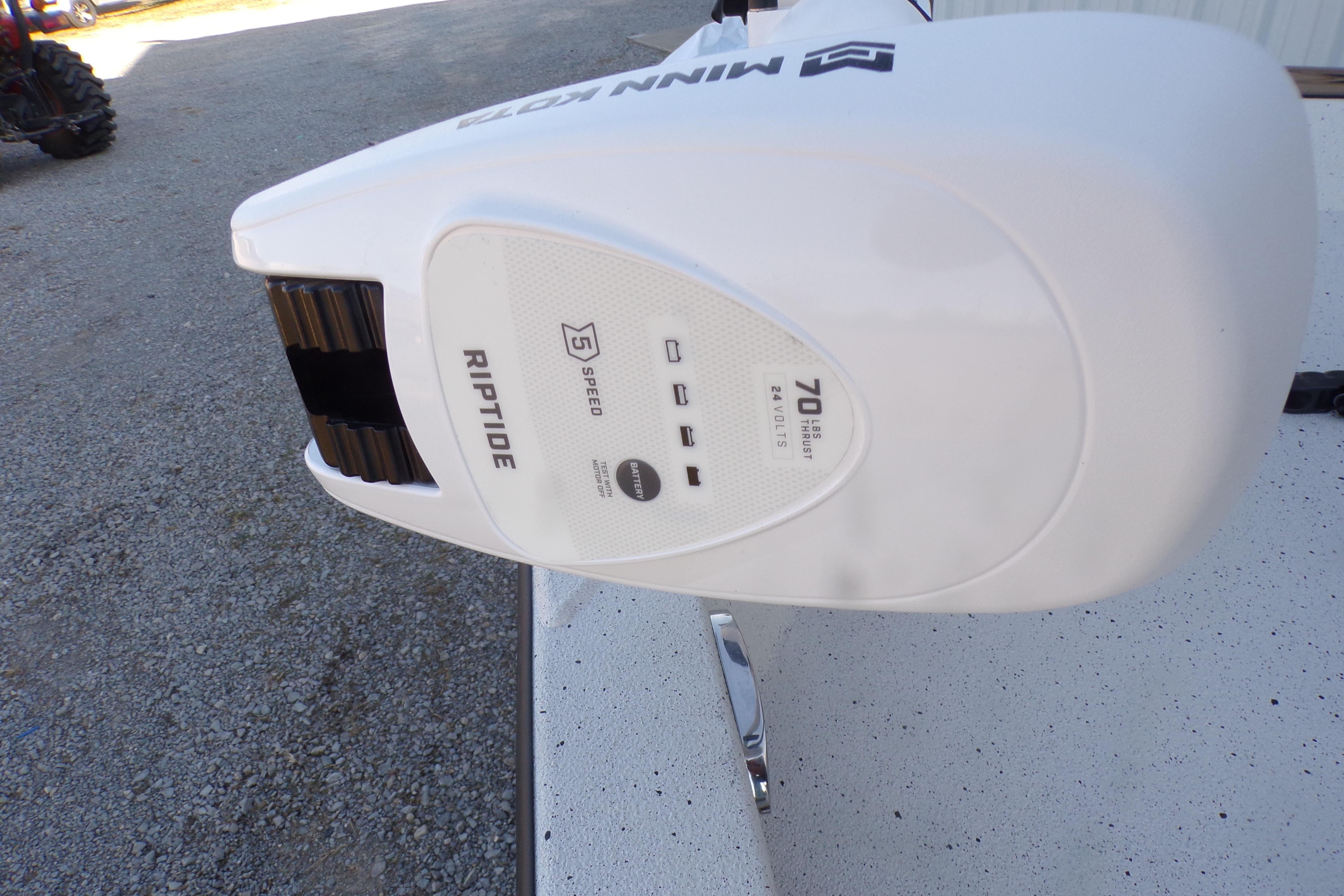 Minn Kota Riptide motor on 2026 Xpress H20B Bay boat.