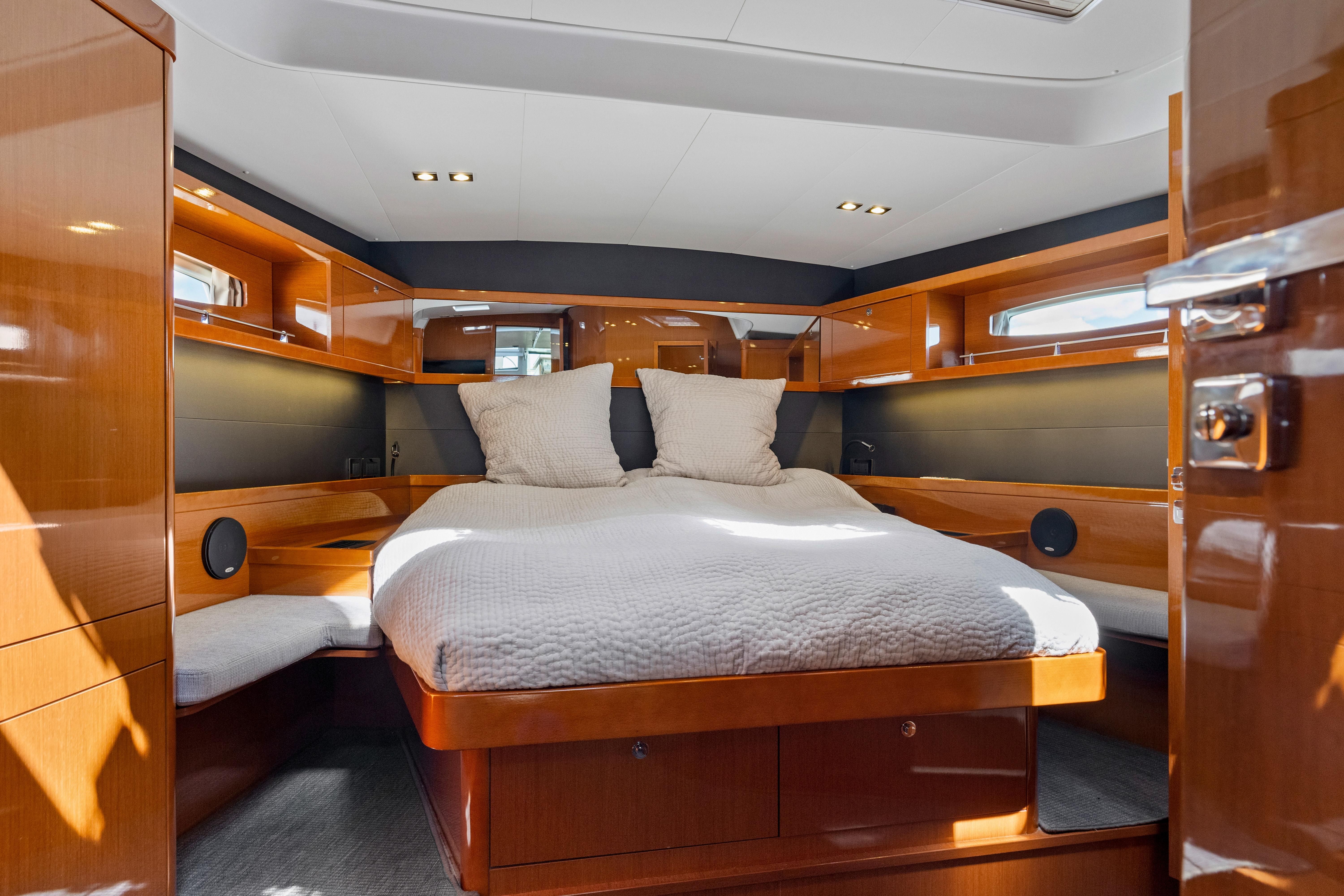 2016 Beneteau Oceanis 60 - 21
