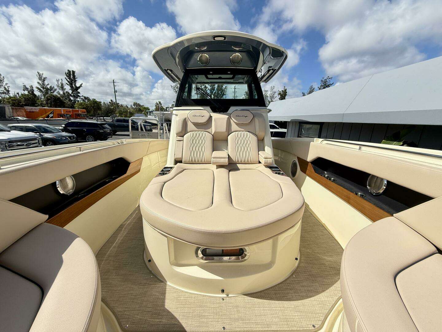 2026 Chris-Craft 31 Catalina - Image 12