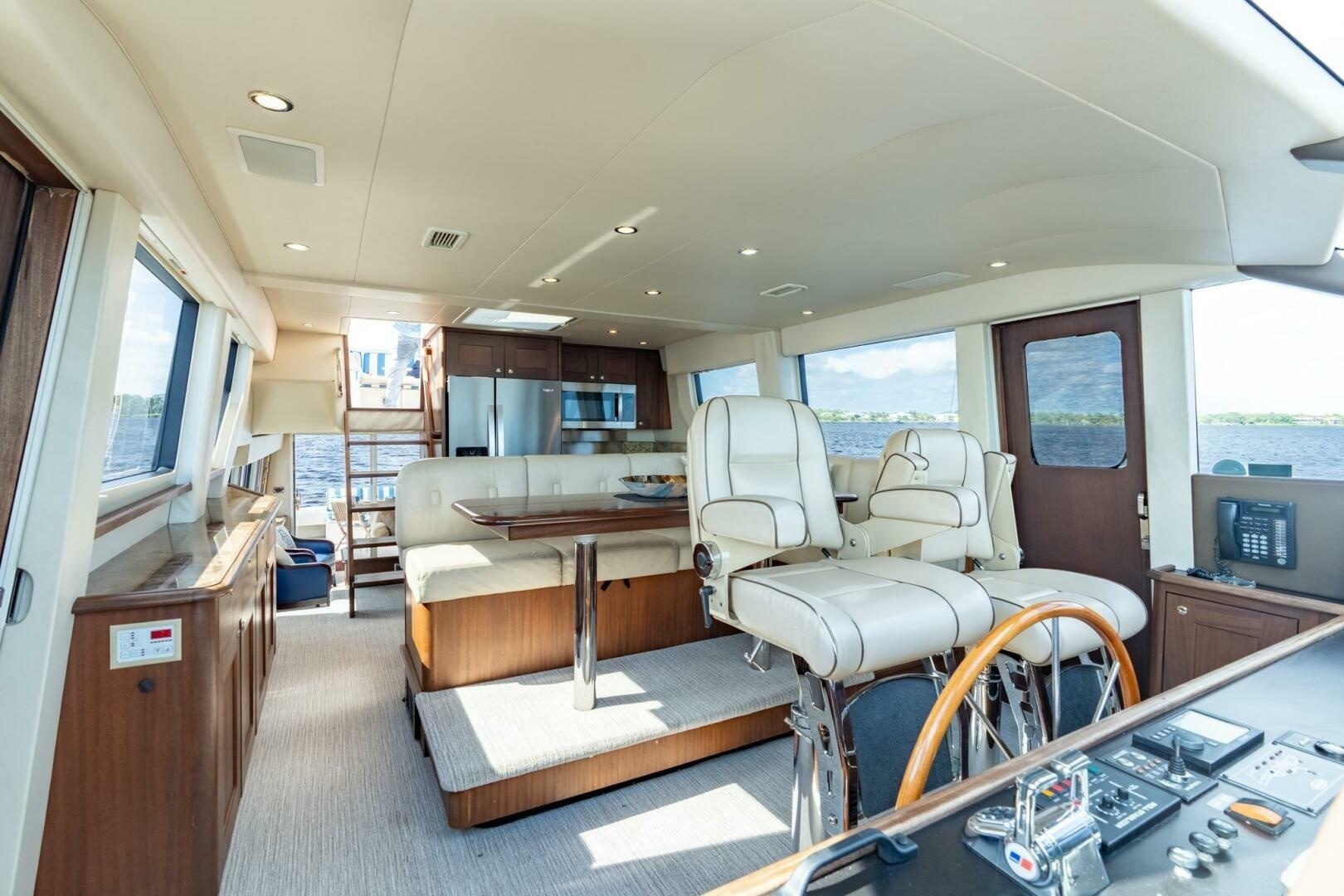 2009 Pacific Mariner 65 Motor Yacht - Image 30