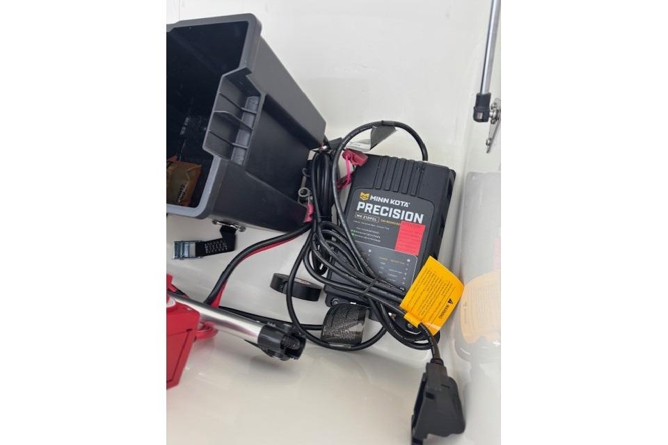 Minn Kota Precision charger and cables in Mako Pro Skiff 17 CC, 2026 model.
