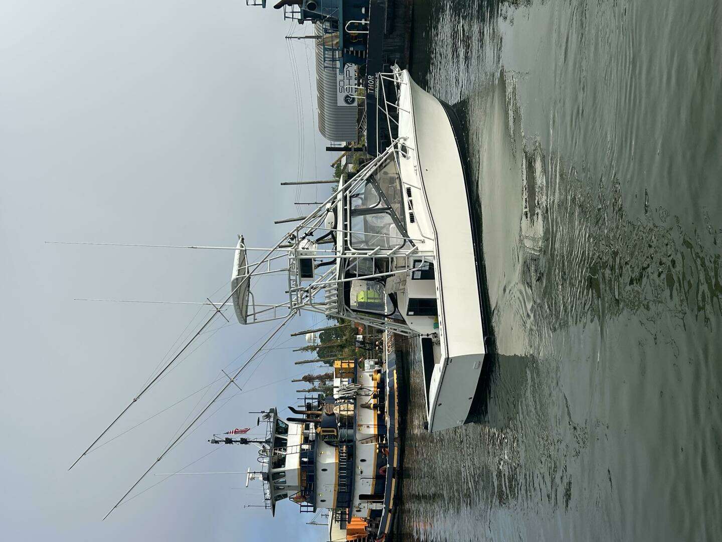 1995 Carolina Classic 28 Express - Image 10