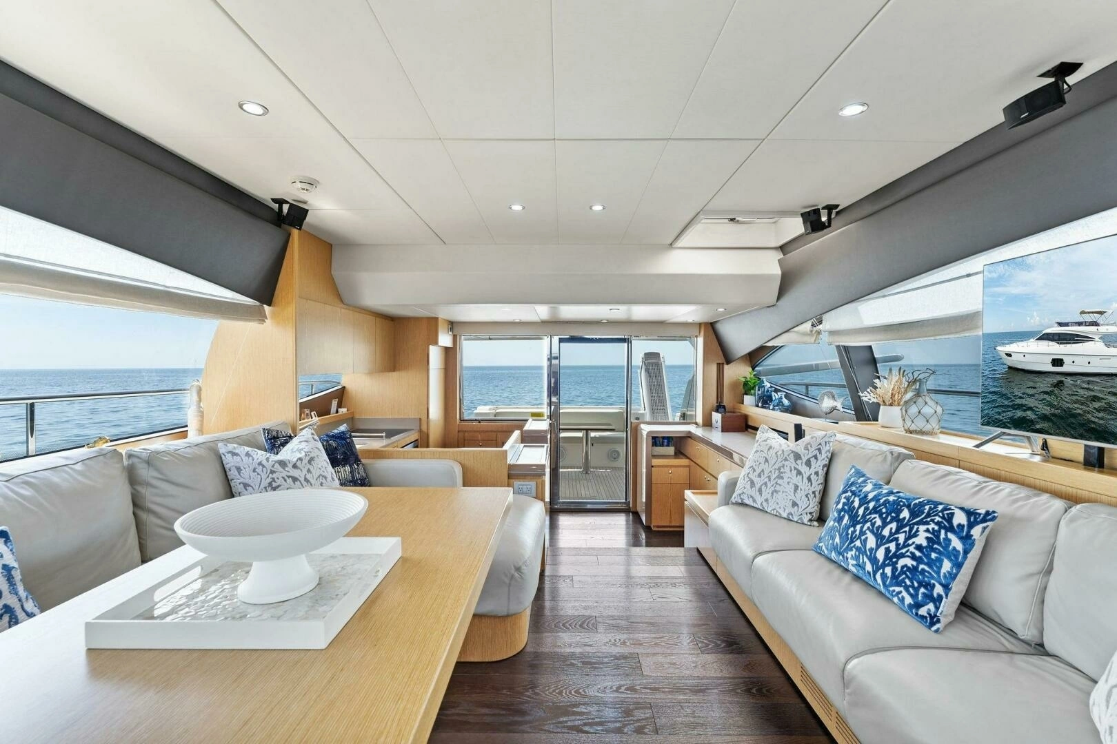 2013 Ferretti Yachts 620 - Image 7