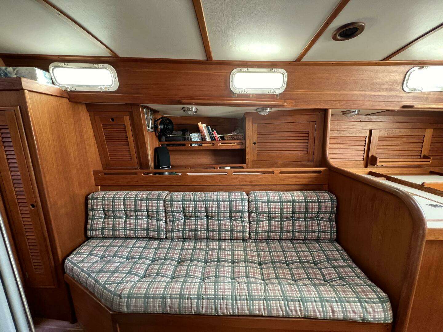 1984 Tartan 37 - Image 23