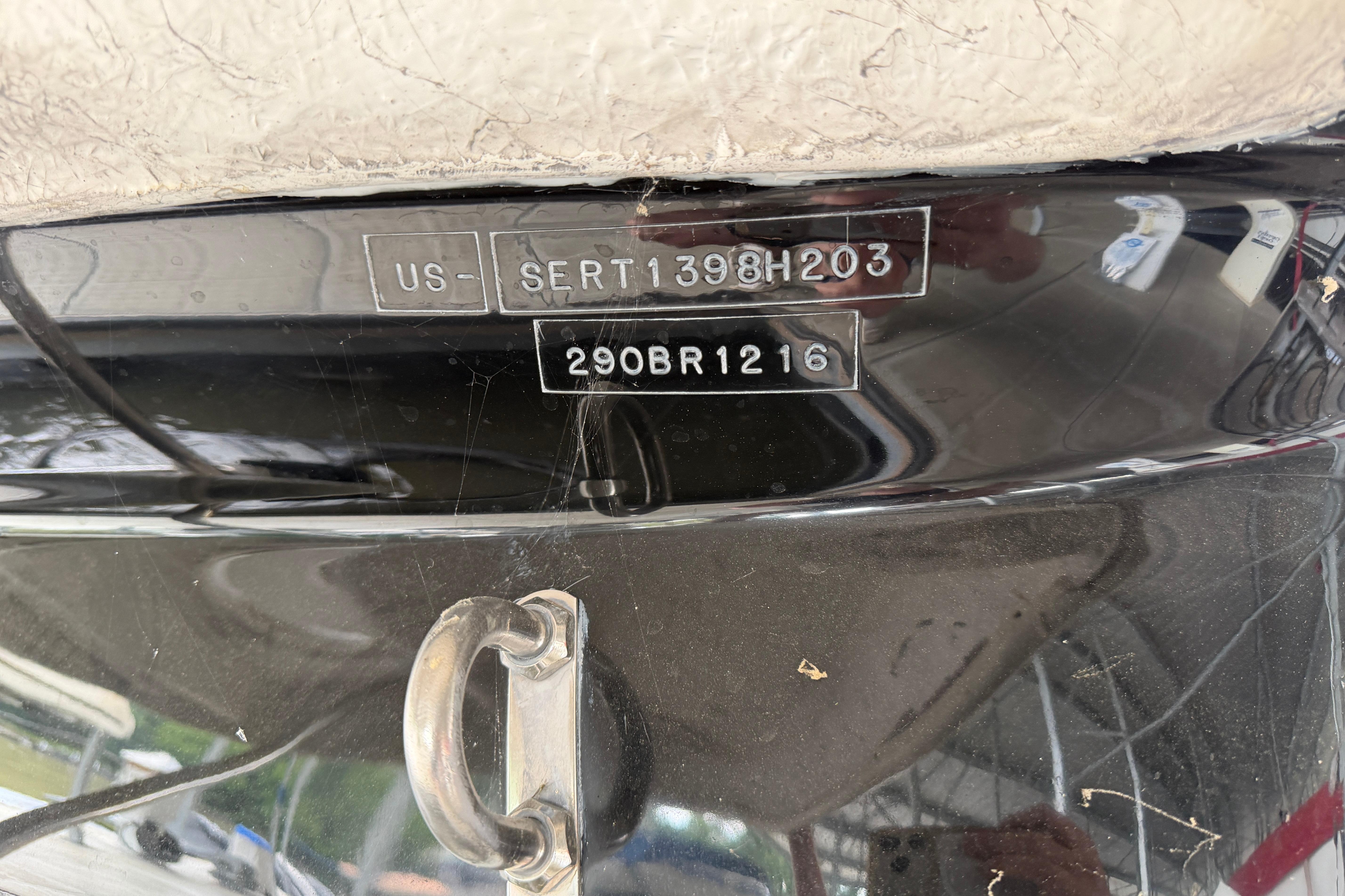 2003 Sea Ray 290 Bowrider boat identification number on hull.