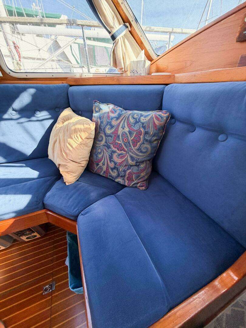 1986 Nauticat 40 Cutter Ketch Pilothouse - Image 36