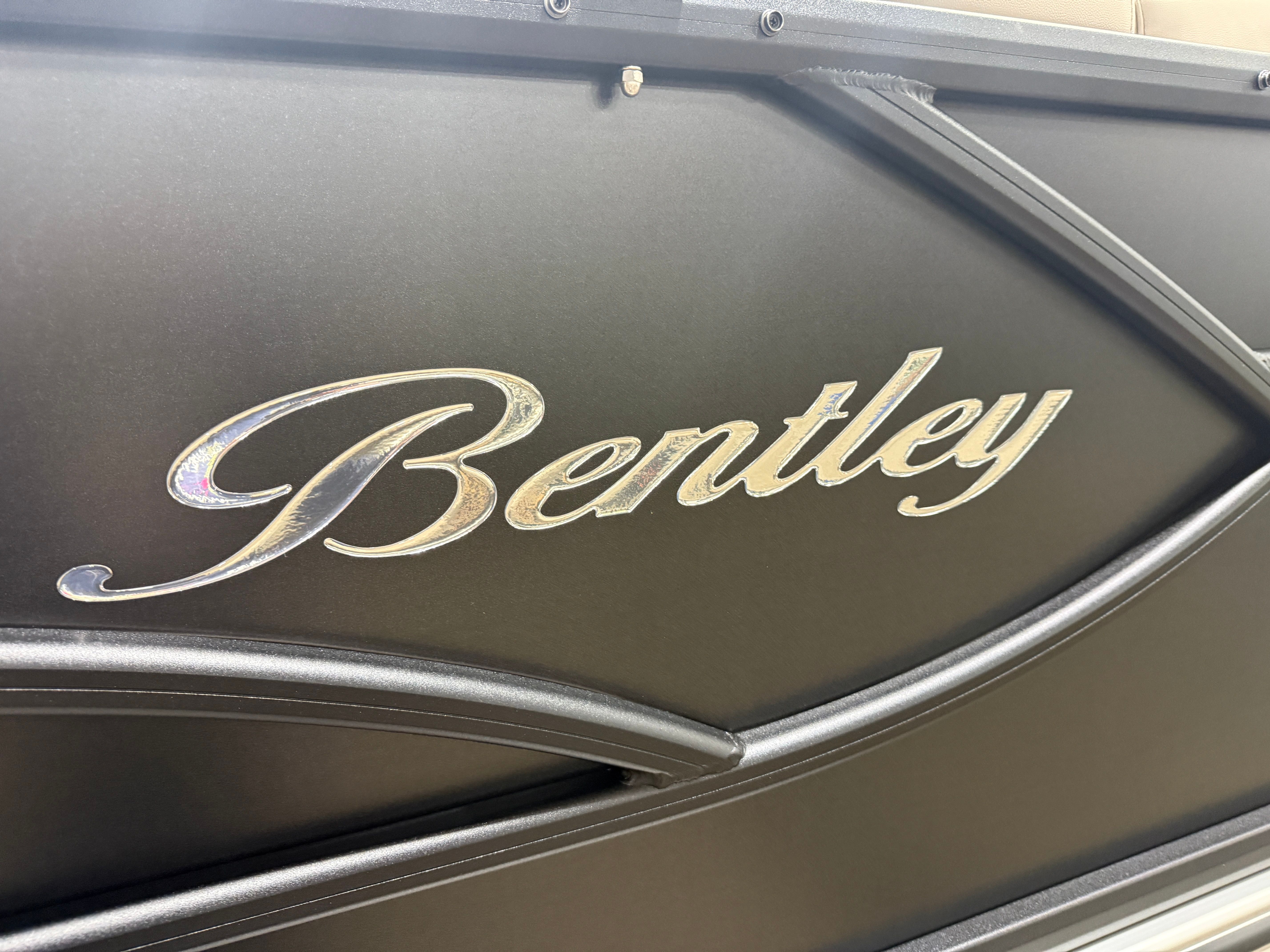 2026 Bentley Pontoons Legacy 223 Navigator Quad Lounge Tritoon & Honda 4-Stroke EFI - 43