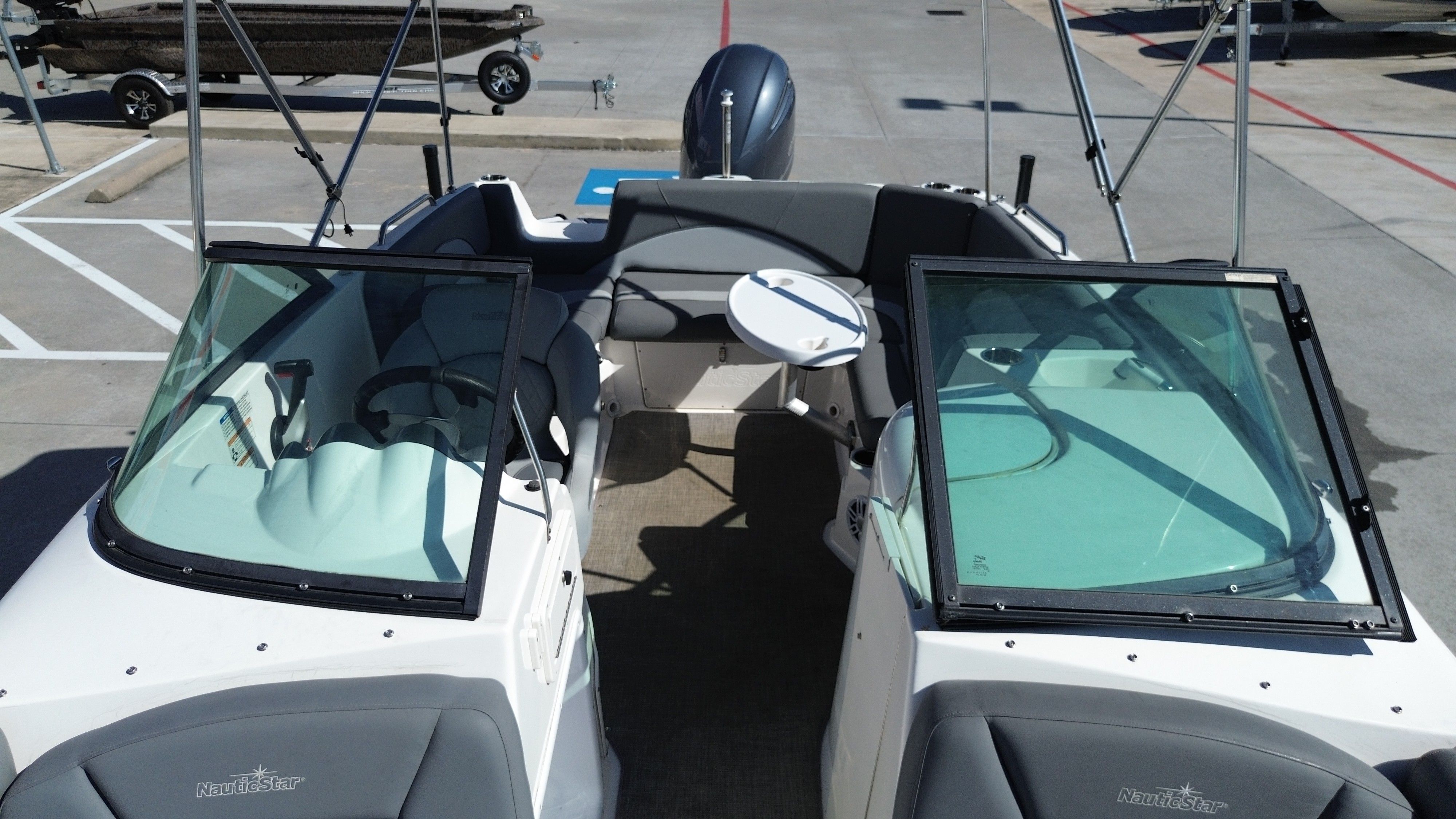 2023 NauticStar 223 DC - 22
